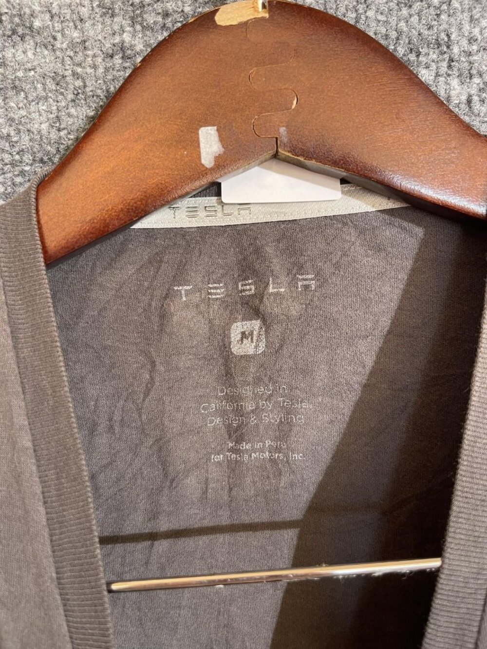 Tesla Shirt Mens Medium Brown Supercharger Graphic Tee Tagless Electric Car - Picture 6 of 6